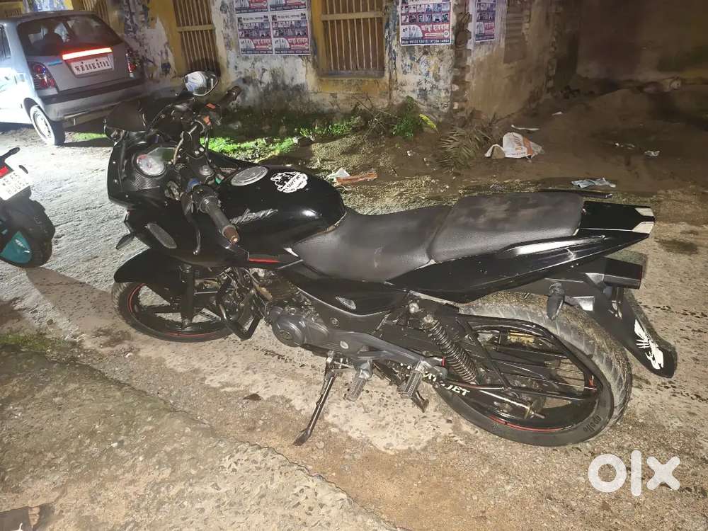 Pulser 220 bs4 good condition