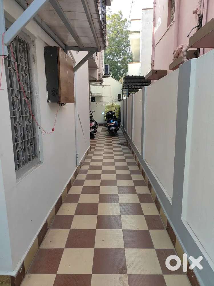 2 bhk ground floor for rent