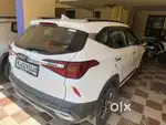 White colour road presence
