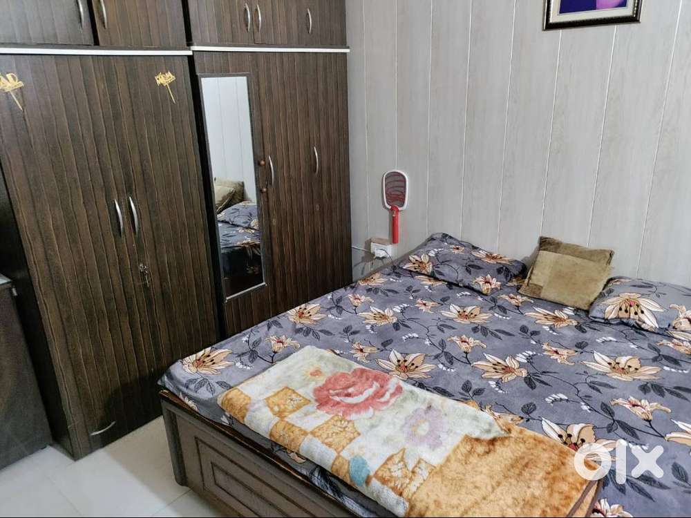 Available 7.5 Marla B Road House Ample Parking in Sector - 22 chd