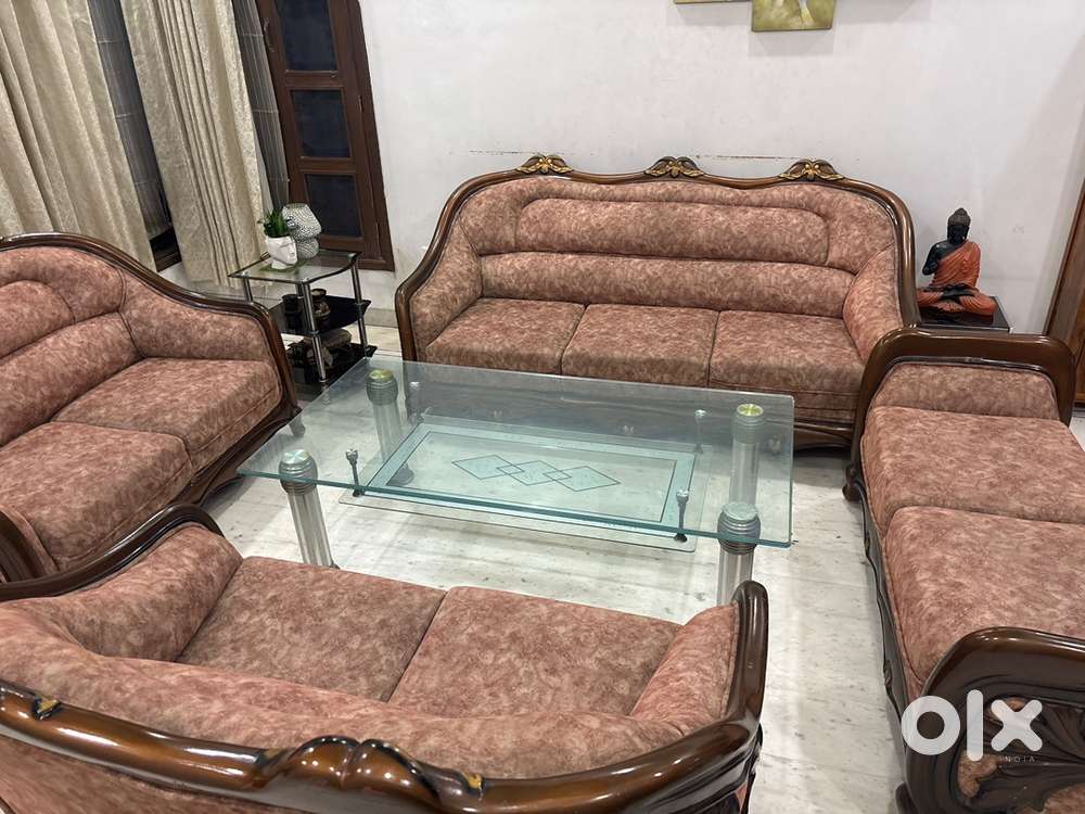 9 seater sofa set with centre table
