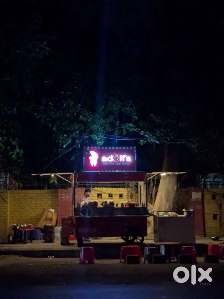 पाव भाजी और वादा पाव बनाने के लिए लड़के चाहिए ।