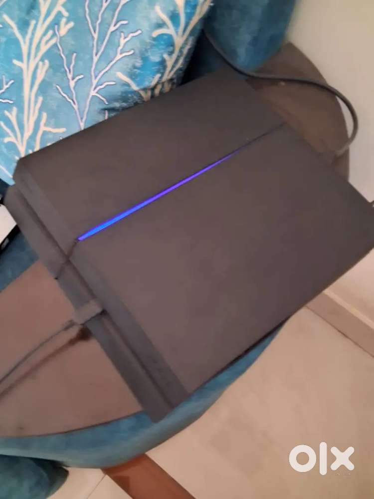 Ps4 1tb with 50+ games