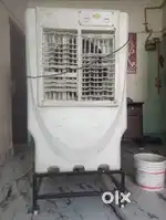 Heavy good cooler with heavy stand
