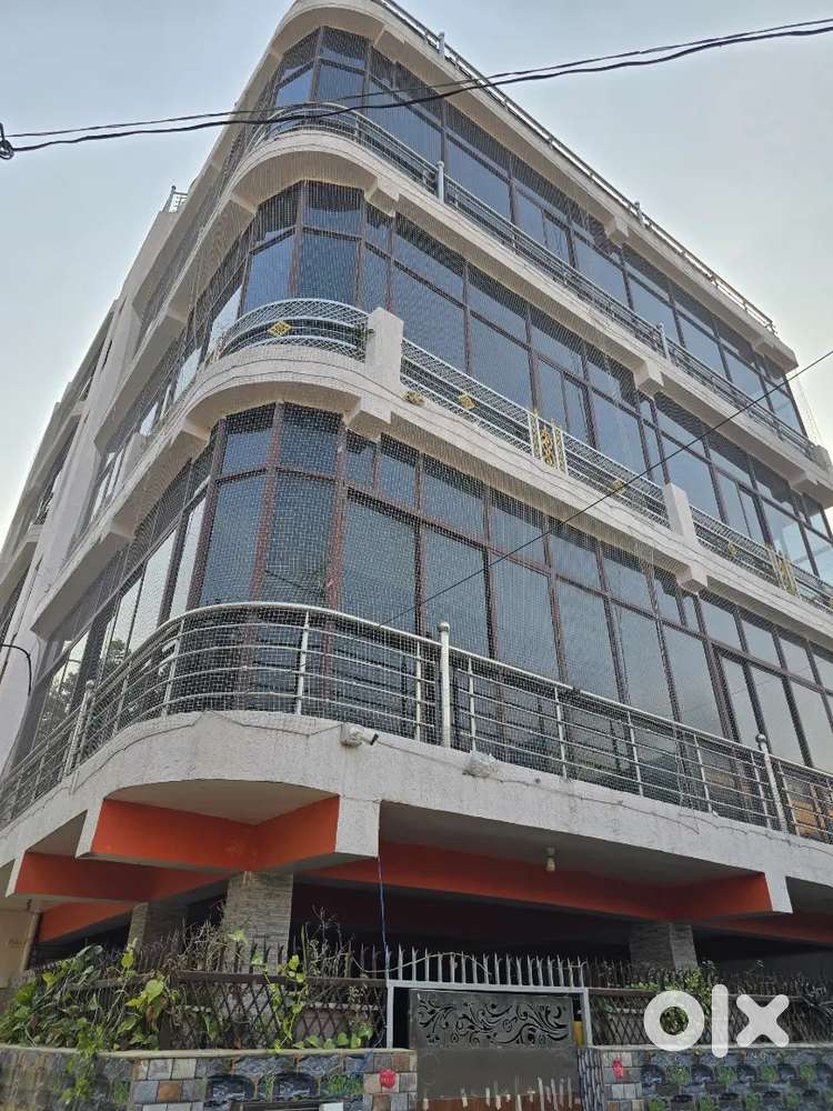 भाड़े पर उपलब्ध है