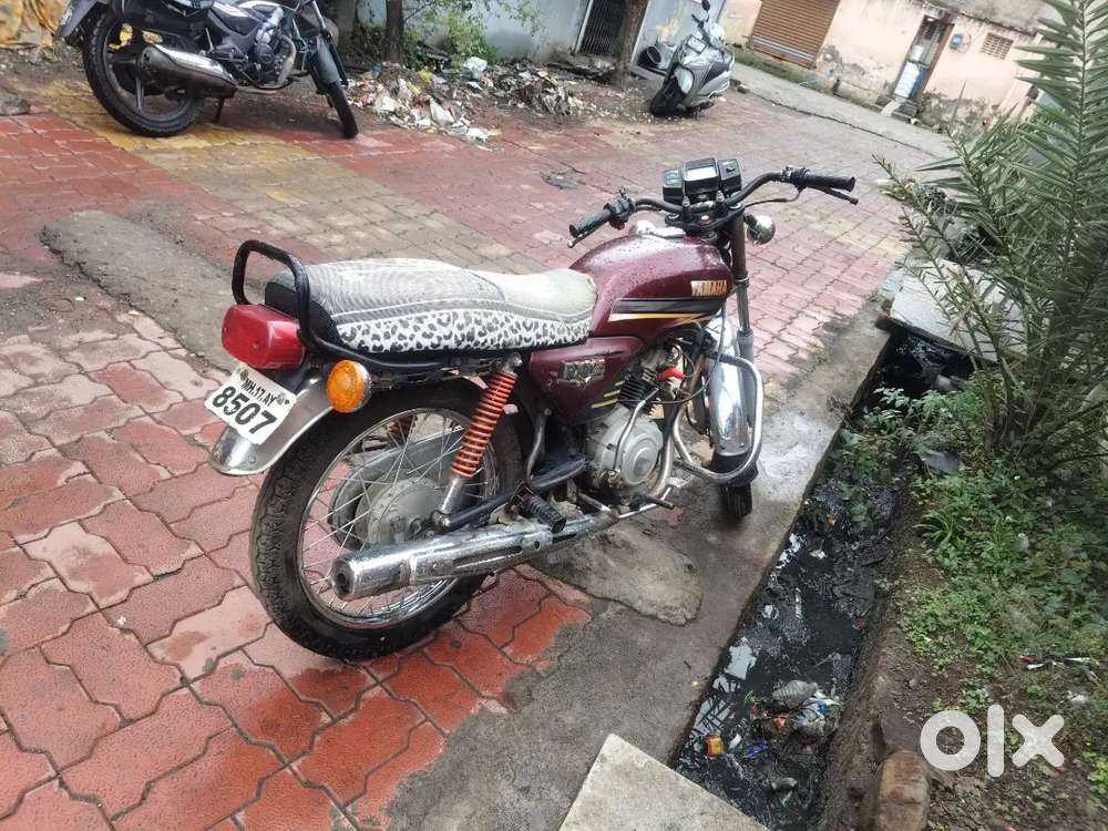 Yamha ki 125 Cruces bikana hai 25000 rs