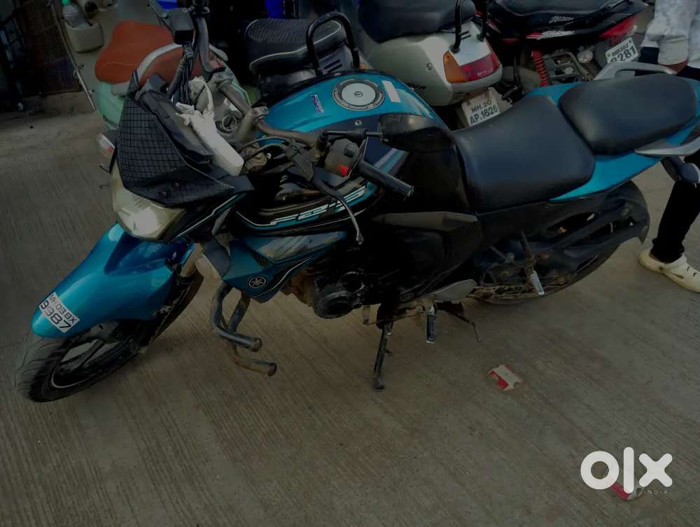 Good condition running bike tight engine good tyres white light