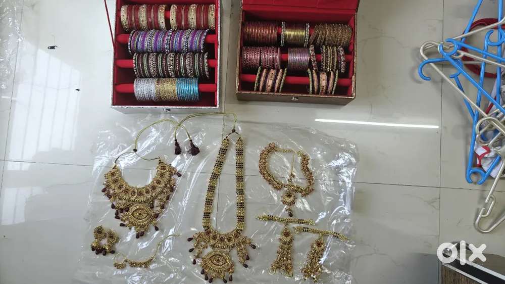 Jwellery (Full Bridal set with Bangles)