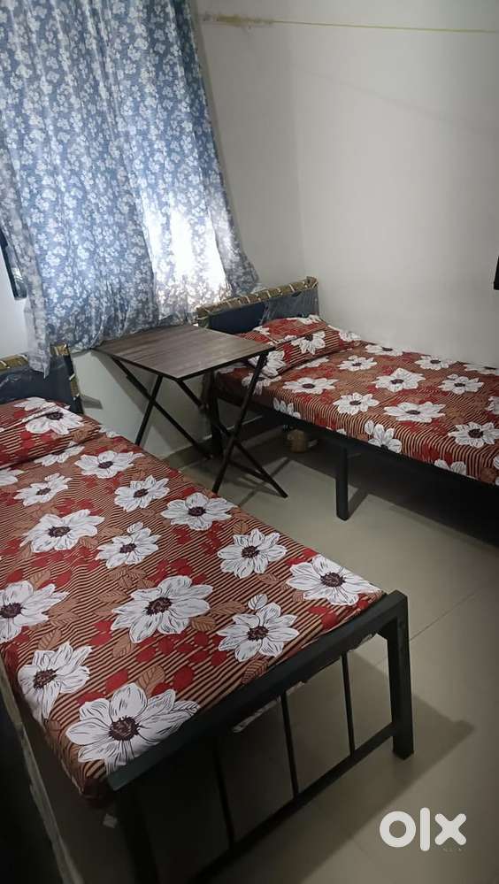 No brokrage premium girls pg in airoli sect 20