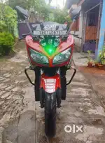 এক হাতে চালানো নতুন কন্ডিশনে বাইক বিক্রি হবে মাত্র ৫ হাজার KM চলেছে
