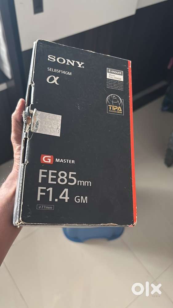 Sony a7r4 camera and 85mm g master
