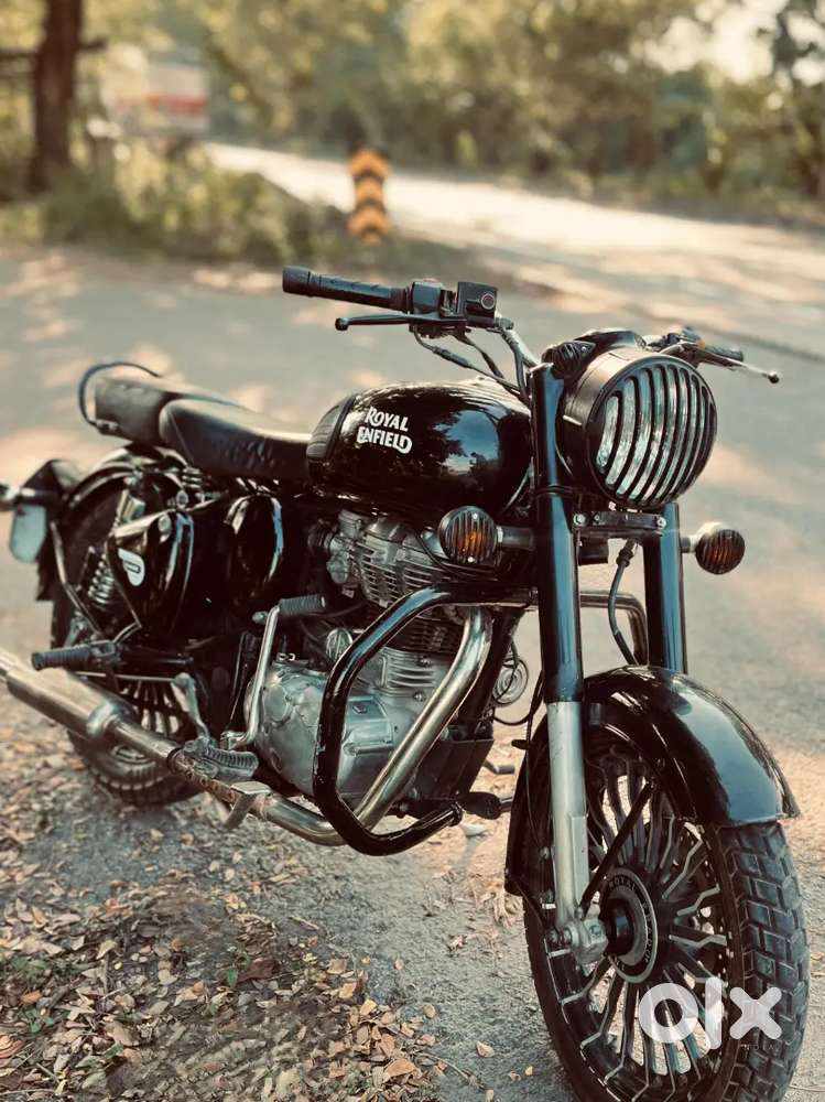 Classic bs4 black colour with alloy wheels and new tires