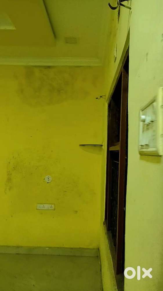 1 BHK room available for rent. Urgent (FEMALE) roommate needed.