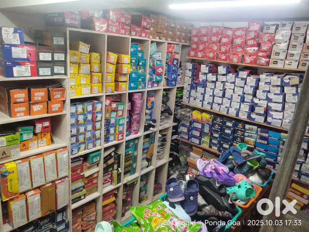 All footwear sale no mrp to 50to 60 % discount for all sell
