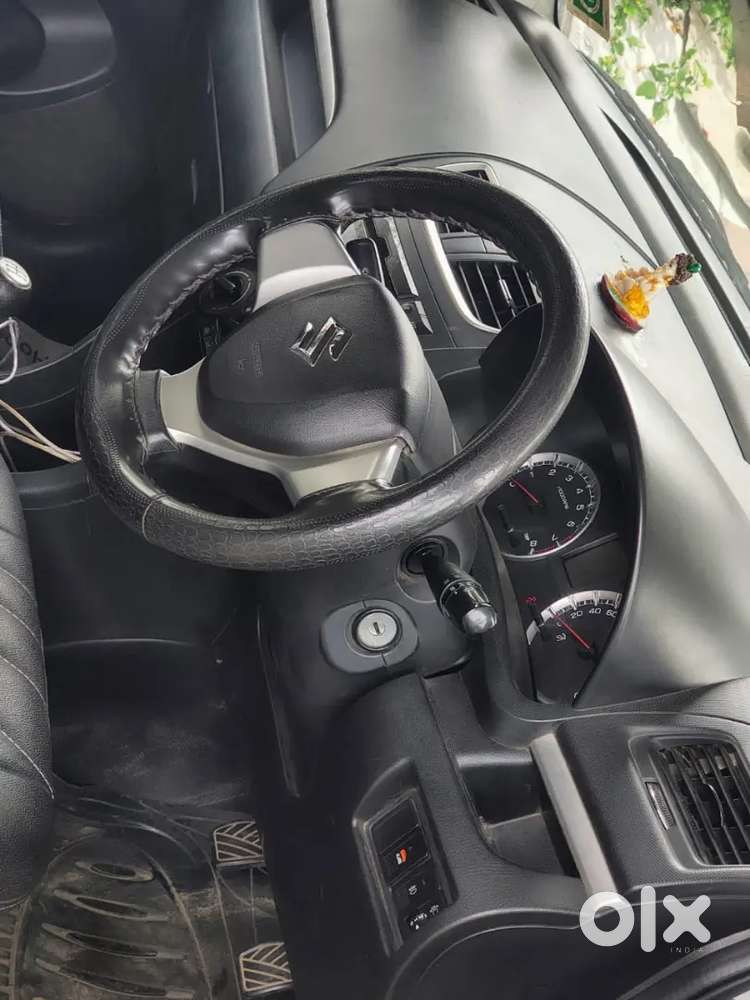 Maruti Suzuki Swift 2017 Petrol 44000 Km Driven