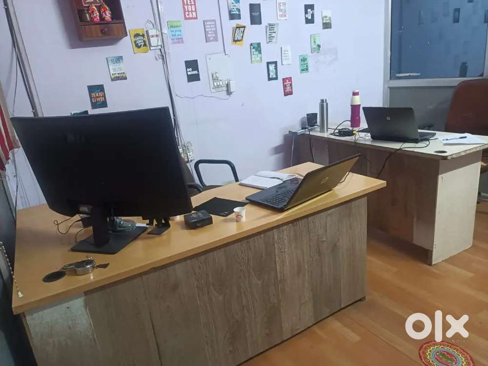 Small sharing office available in sanjay place