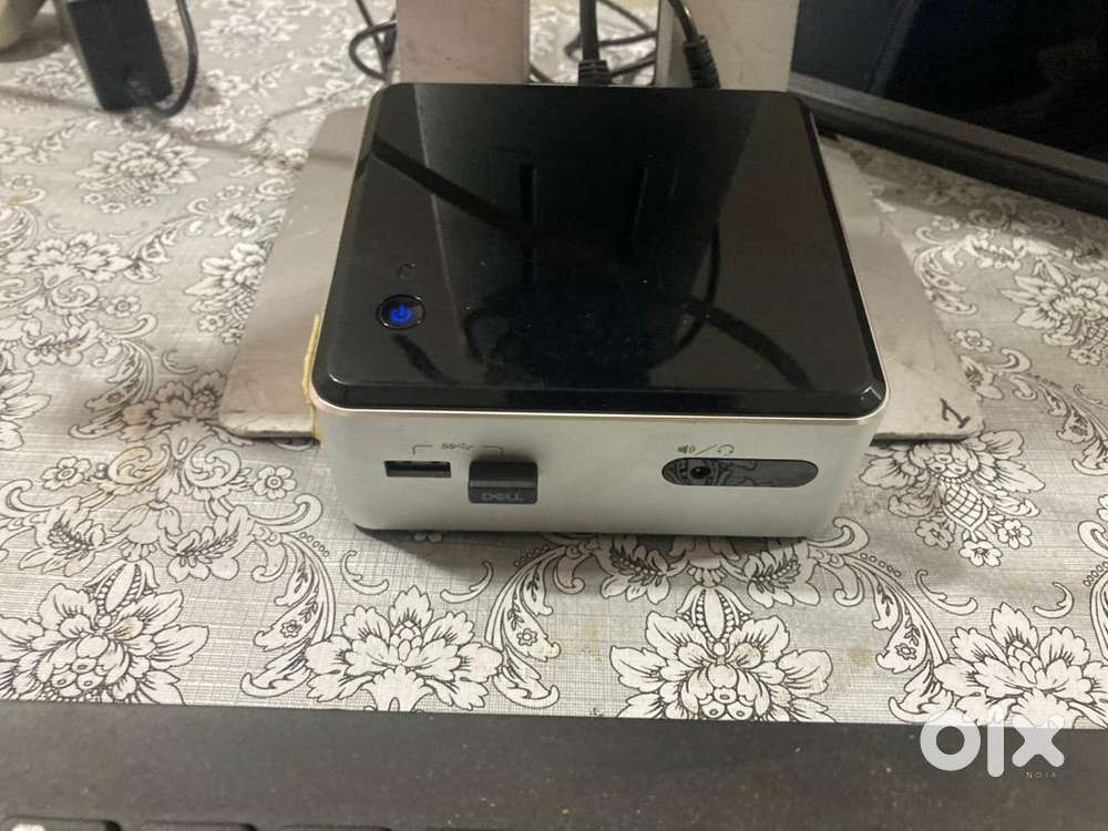 INTEL NUC + MONITOR + WIRELESS KEYBOARD MOUSE