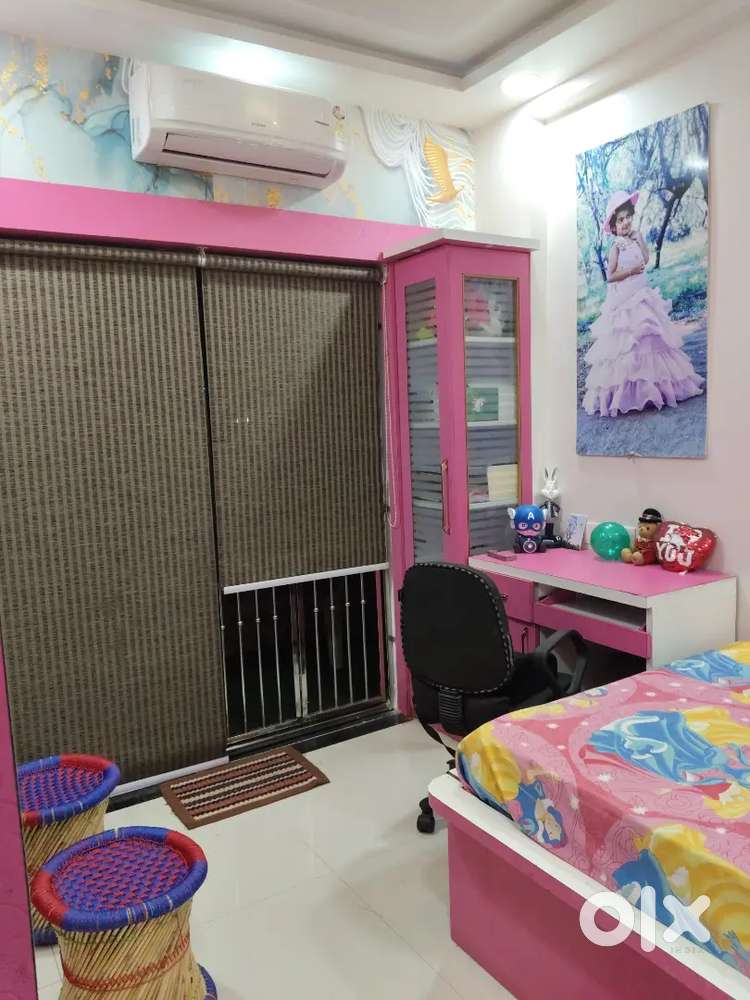 One PG working/student female required