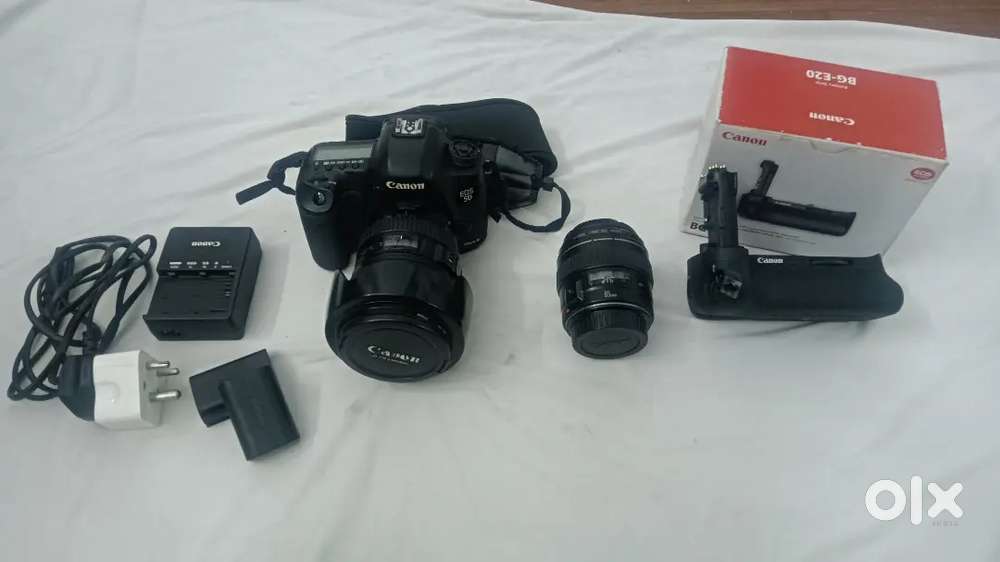 Canon 5d mark 3 kit and 85mm f1.8 lens battery grip