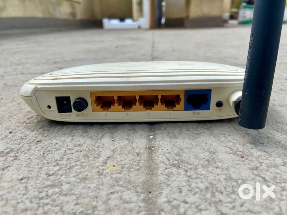 Wi-Fi Router / Modem – Good Condition, Fully Functional