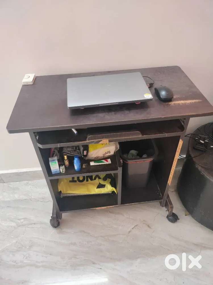Computer table for sale