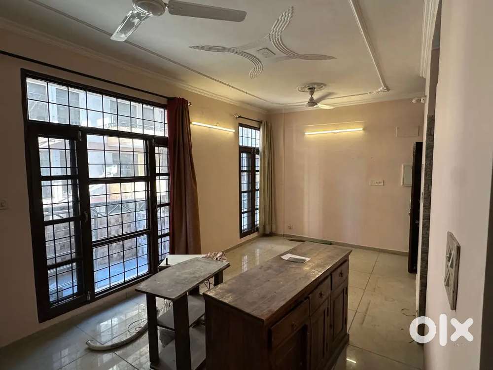 10 marla first floor 3bhk 3bath 38,40,37,42 and 44,35,33 family only