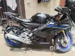 Yamaha R15M CARBON FIBRE EDITION