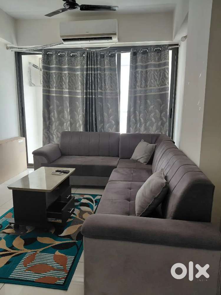 Very nice 3bhk flat in thaltej cross road