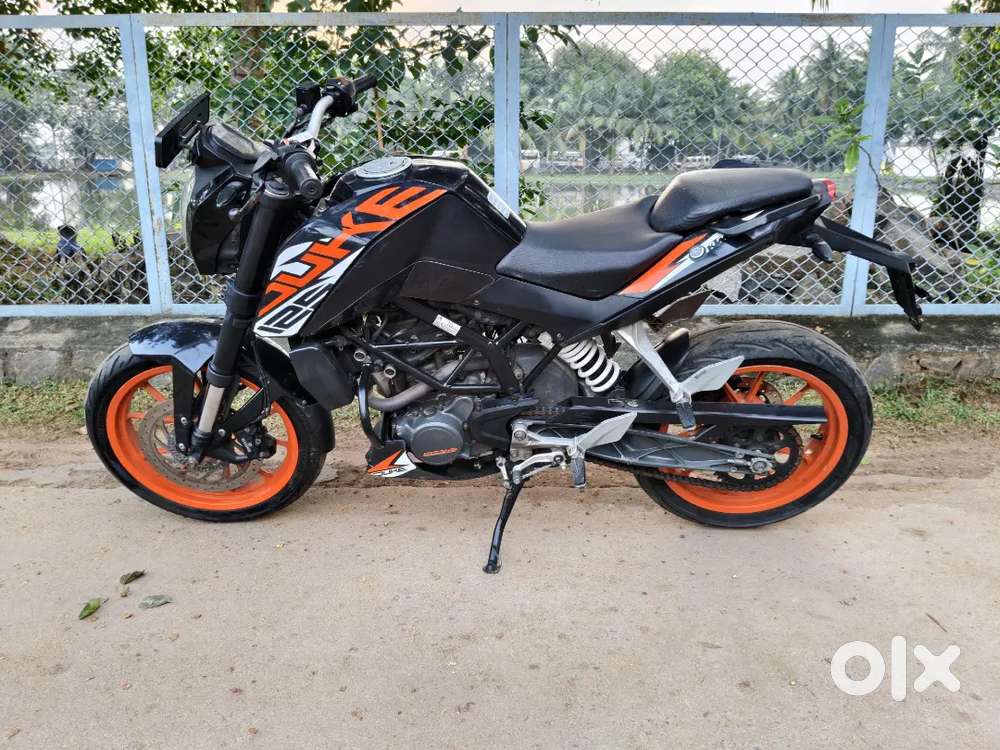 KTM DUKE 125 BS4 (PAY 15K REMAINING EMI OPTIONS)