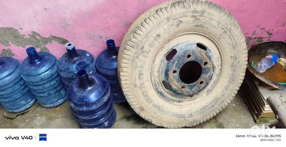 Truck tyer in with rim in good condition