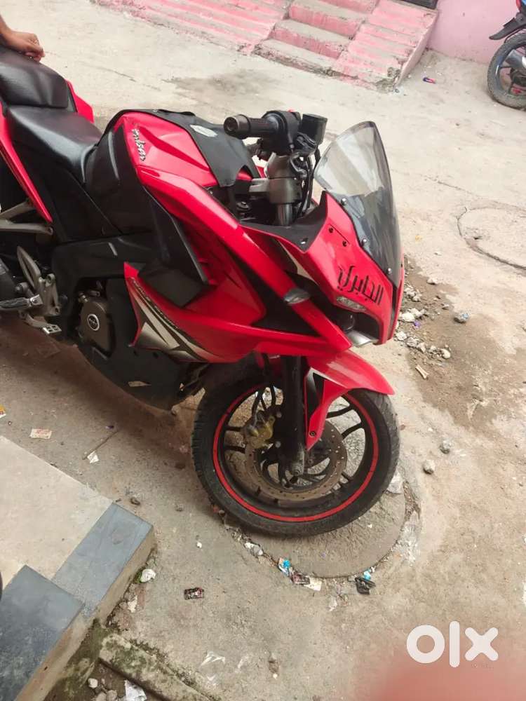 Rs200 bs3 neat condition