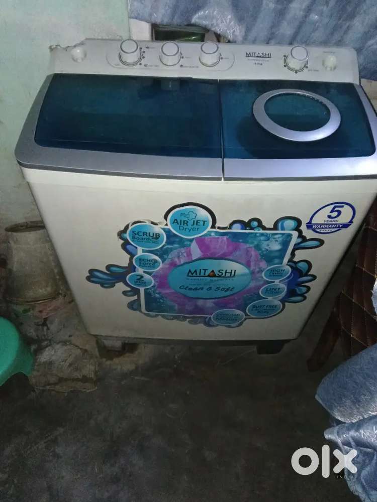 A semi automatic washing machine of mitashi only few days used