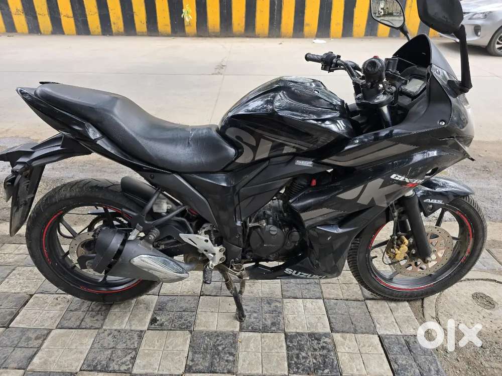 Suzuki Gixxer SF 2019 model double disk ABS 1st owner top condition