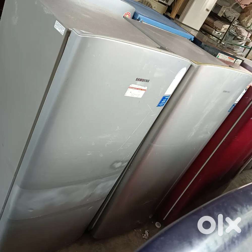 5 star Samsung new condition fridge available here
