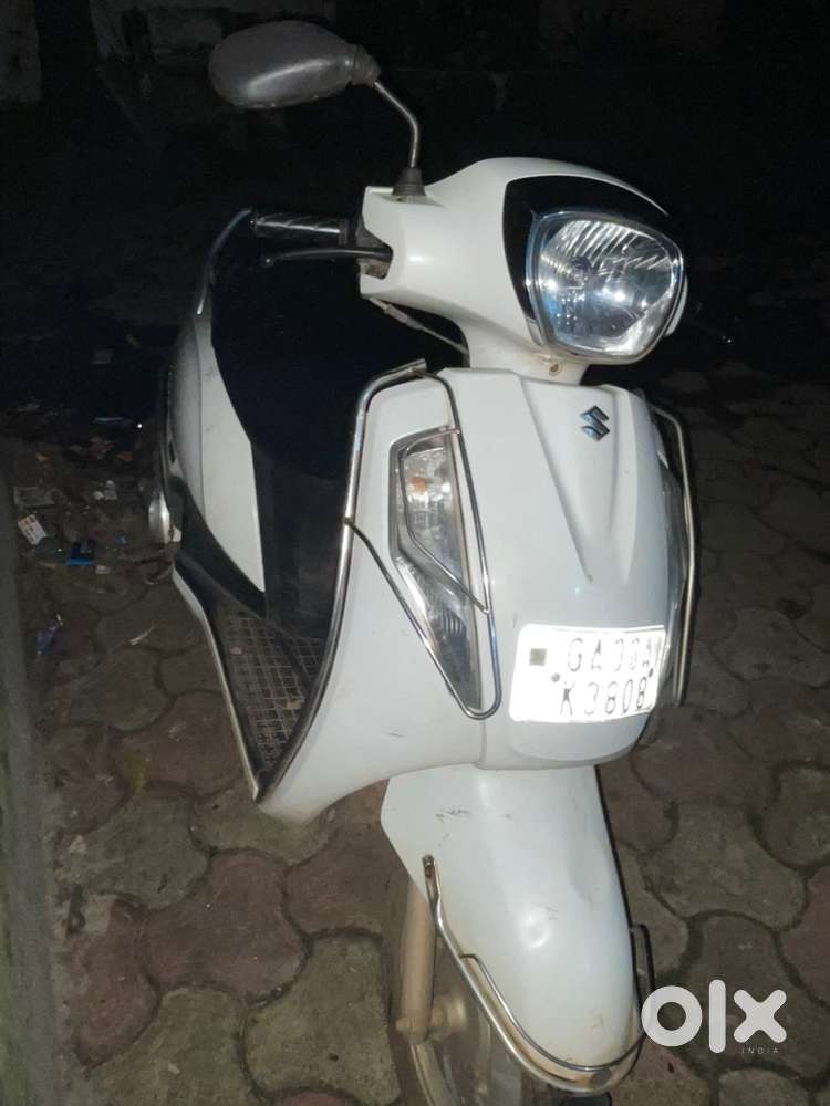 Engine good condition, parts have some scratches and all is good