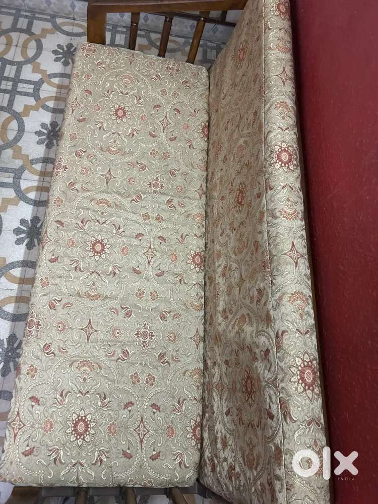 Five seater Sofa set 6000