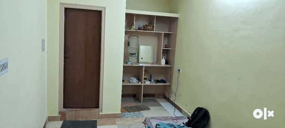 Looking for roommate for 1 BHK flat