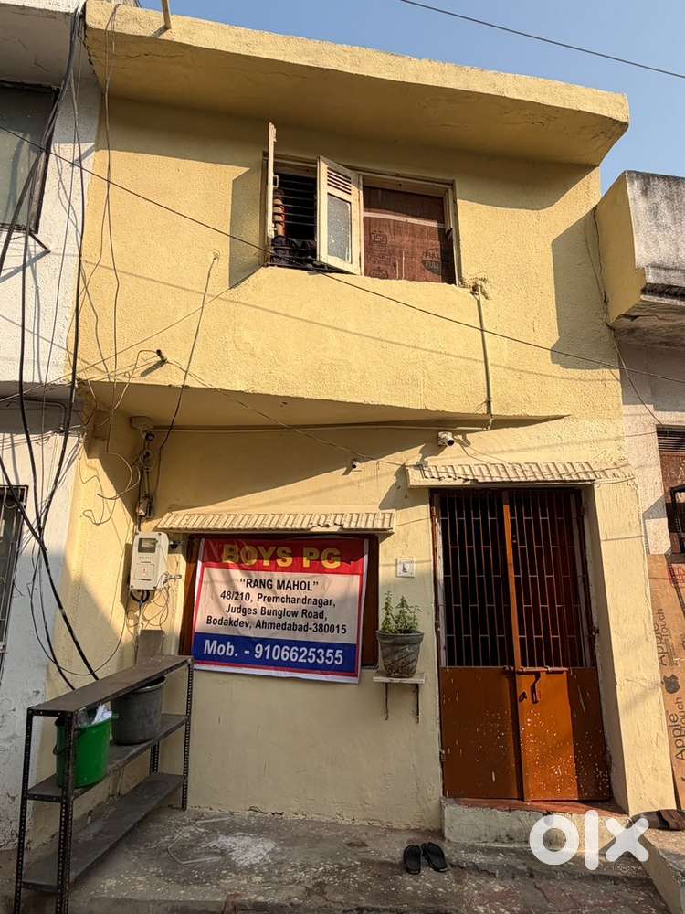 “Rang Mahol” Boys PG 48/210 Premchand nagar, Judges Bunglow Road,Ahmbd