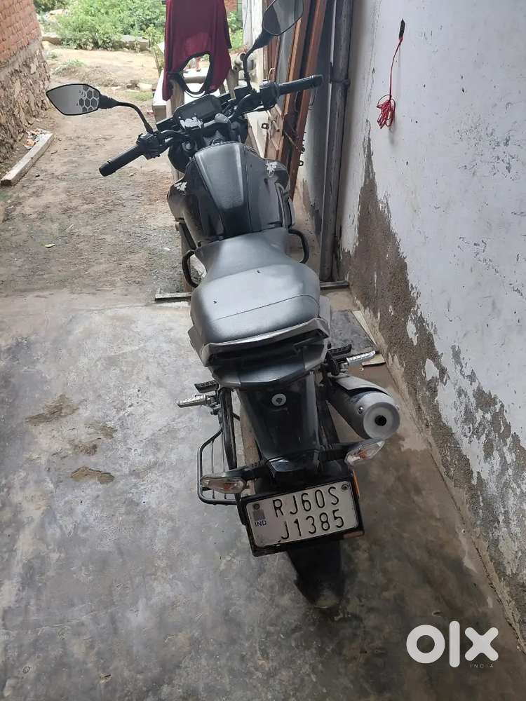 Koi kami nahi h 1 hand bike h 10 emi baki h