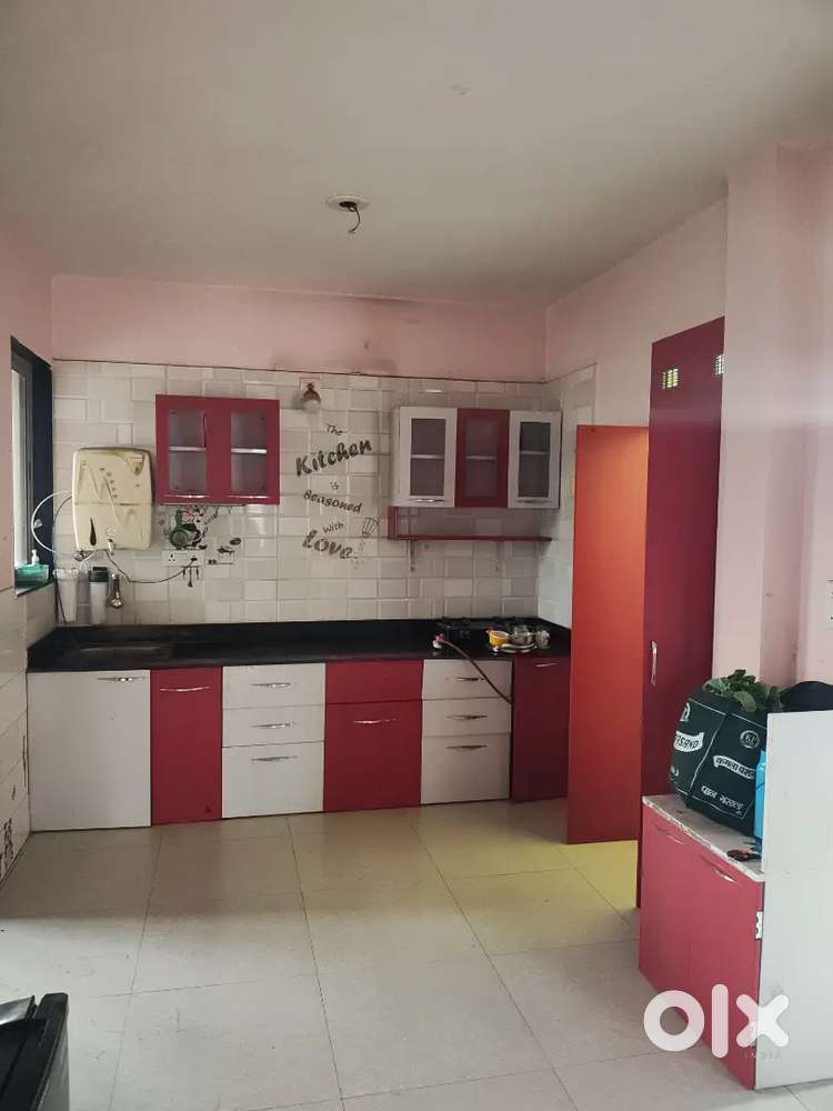 Looking for female roommate