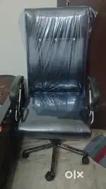 Revolving chair