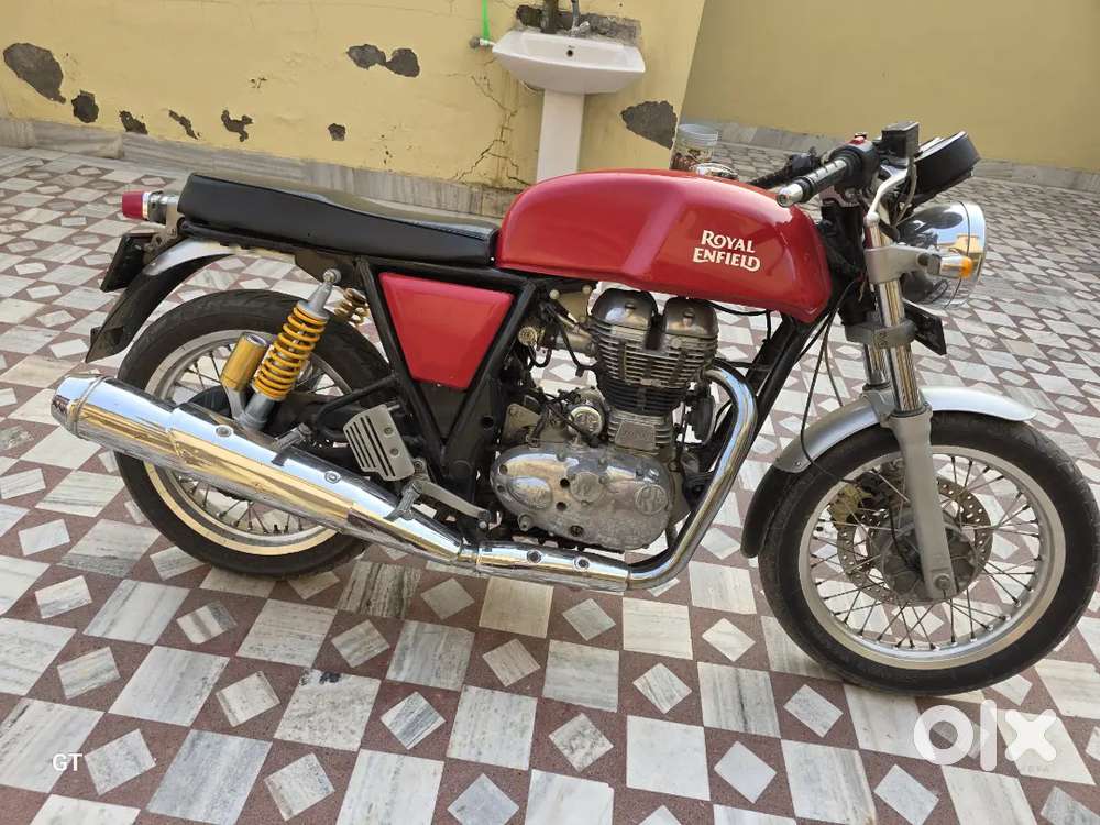 Epic Machine by Royal Enfield. Rare bike Pure Cafe Racer