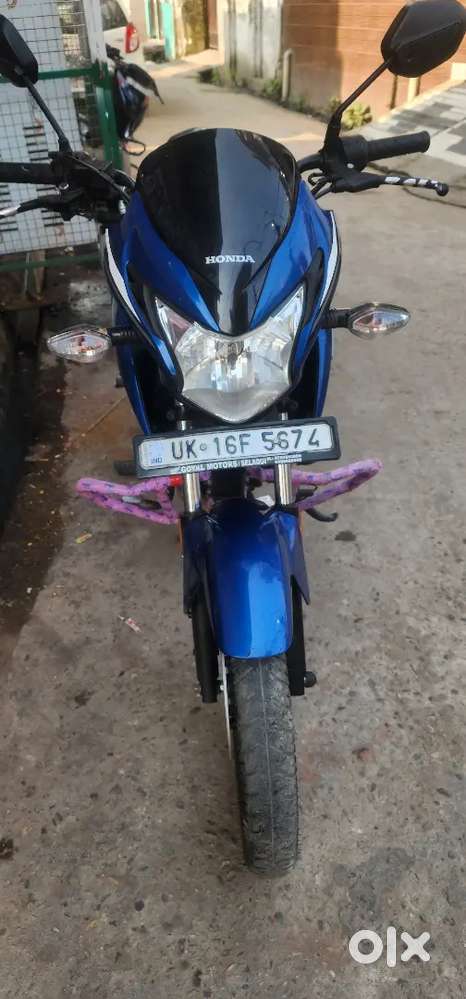 New bike showroom condition bahut kam chali, Hui hai