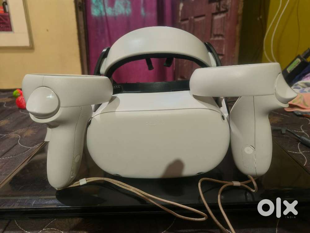Oculus Quest 2 VR Headset