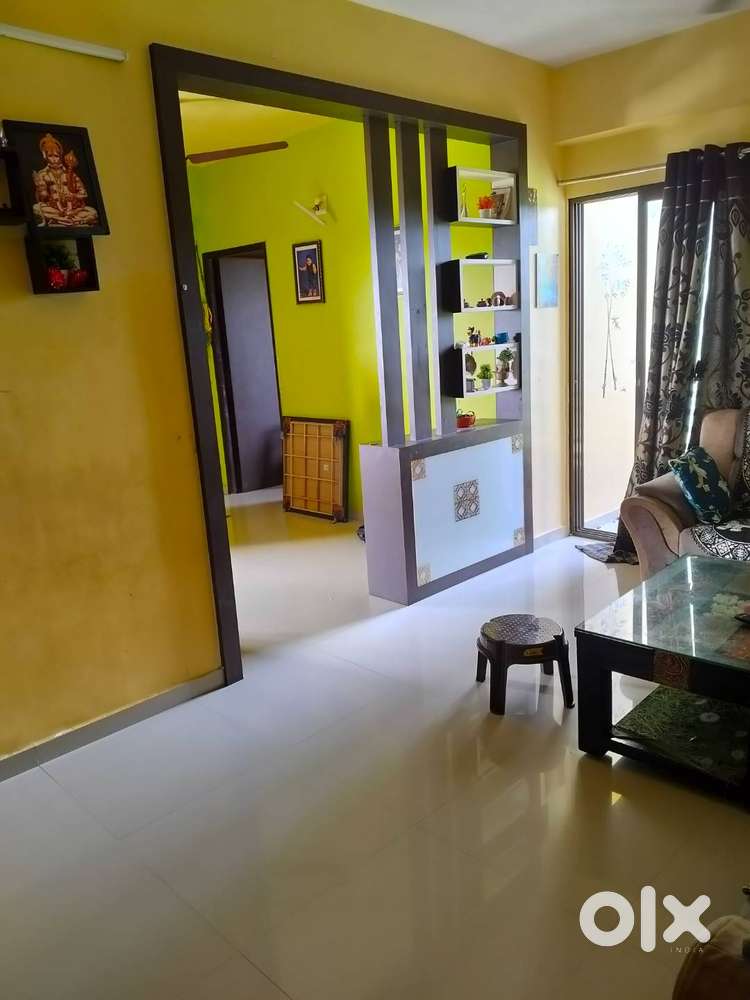 2BHK full furnished 8 year old flat to sell