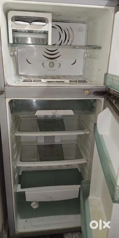 Double door fridge godrej 4 star Good condition all working