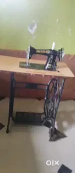 Sewing machine Usha in good condition with stand