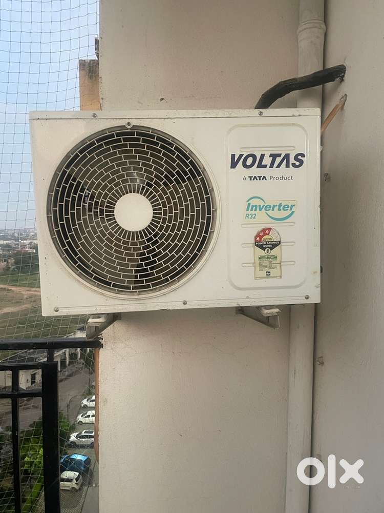 NEW VOLTAS 1 TON CONVERTIBLE SPLIT AC - RUNNING BRAND BEW CONDITION