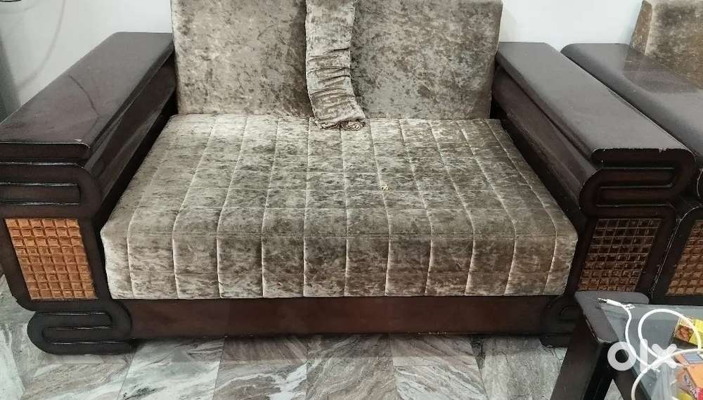 New stylish 7 seater Sofa Set available