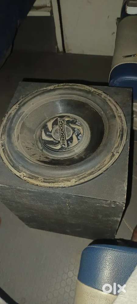 Pioneer 12 inch subwoofer with box